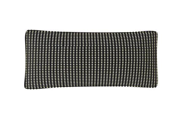 COUSSIN DÉCORATIF, MOTIF QUADRILLE NOIR ET BEIGE